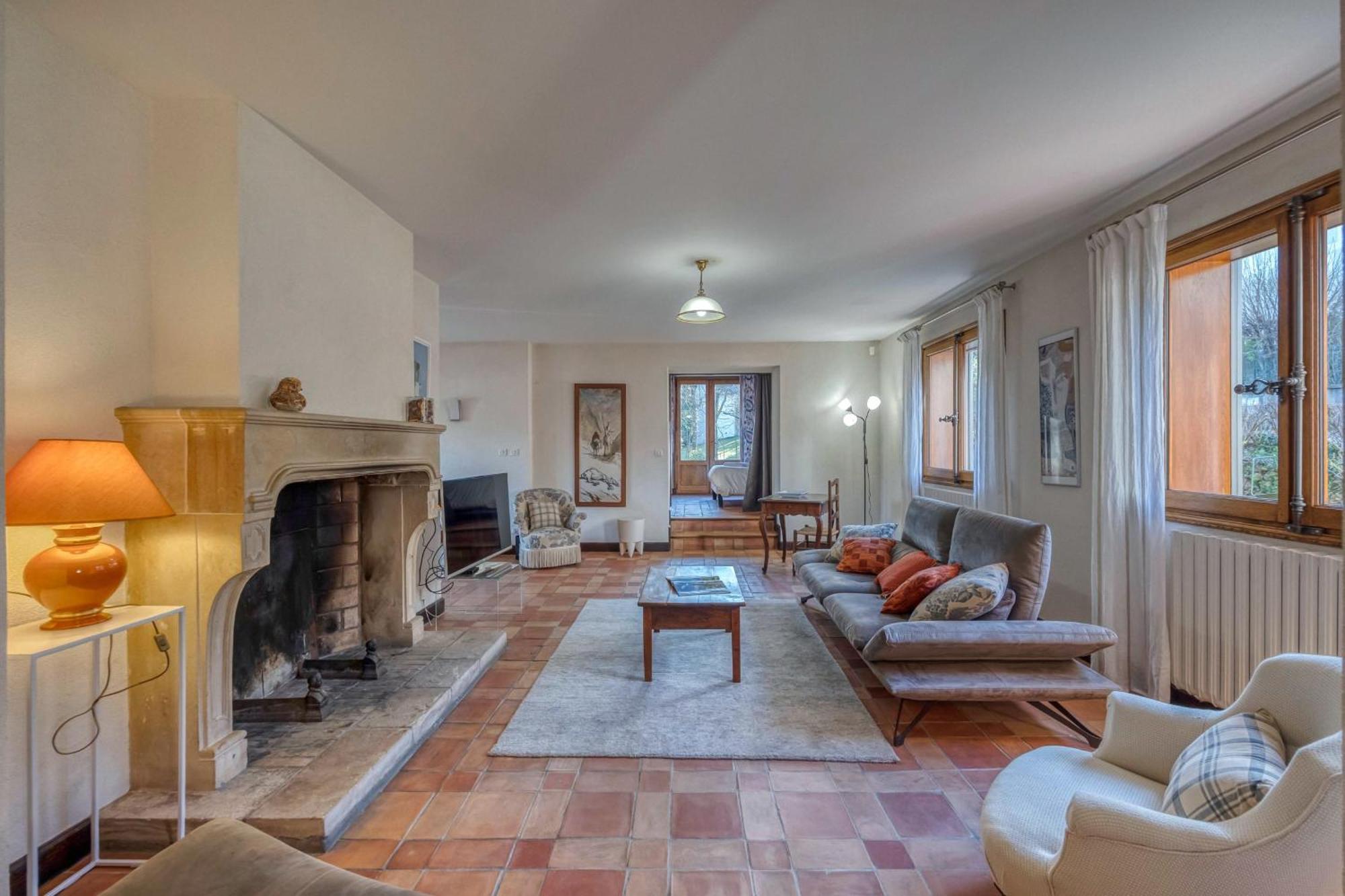 #Hp La Maison Des Lilas Large Family House Sleeps 12 Garden Seyssins Luaran gambar